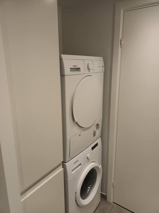 Fully Equipped Apartment, 15 Min To Center Apartment *