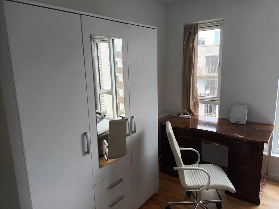 Fully Equipped Apartment, 15 Min To Center * København